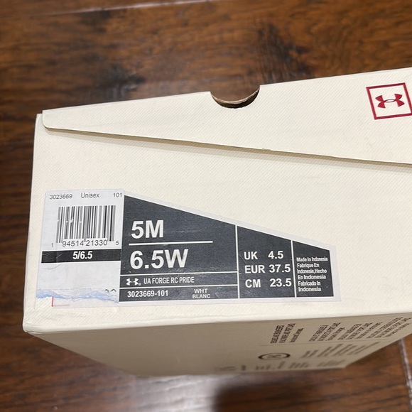 UNDERARMOUR FORGE RC PRIDE NWT SIZE 5 MEN, 6.5 WOMEN - Picture 6 of 7